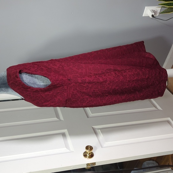 Motherhood Maternity Sleeveless Burgundy Floral Dress - Picture 3 of 13